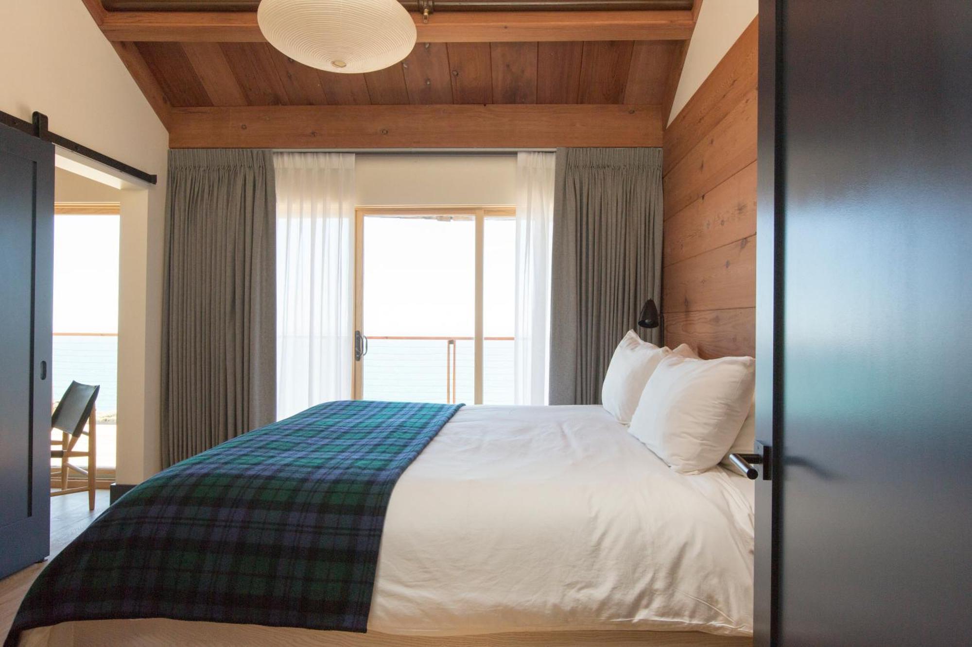 Inn Timber Cove